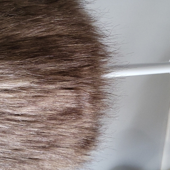 Cato brown and tan sleeveless faux fur vest with black knit back - Picture 5 of 15